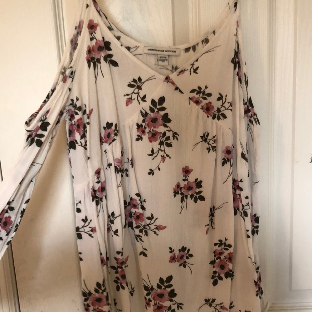 AE Cold Shoulder Top